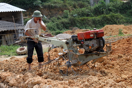 Tai nạn lao động nông nghiệp: Nỗi lo trên mỗi luống cày