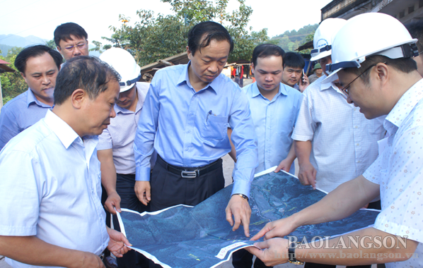 Chủ tịch UBND tỉnh Lạng Sơn kiểm tra công trình đường tại huyện Lộc Bình, Đình Lập