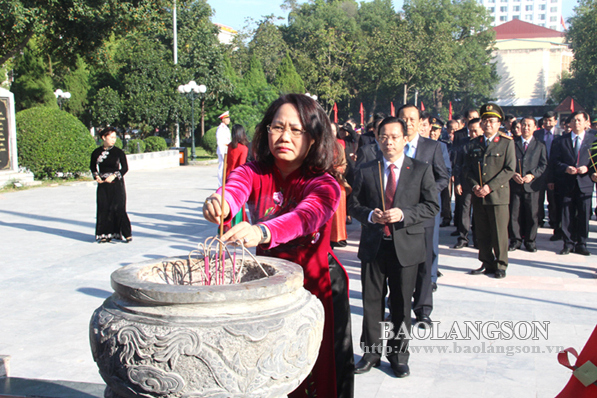 Lãnh đạo tỉnh Lạng Sơn dâng hương nhân kỷ niệm ngày thành lập tỉnh