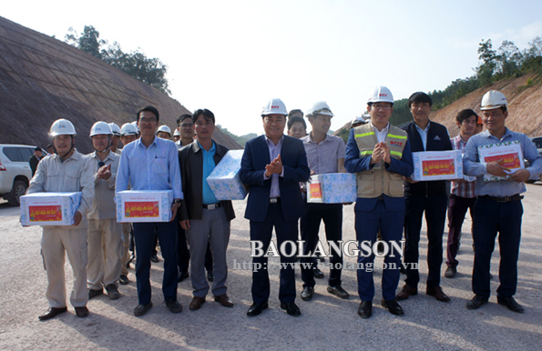 Lãnh đạo UBND tỉnh động viên ra quân đầu xuân dự án đường cao tốc Bắc Giang-Lạng Sơn