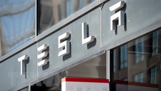 Tỷ phú Elon Musk dọa chuyển trụ sở, nhà máy Tesla ra khỏi California