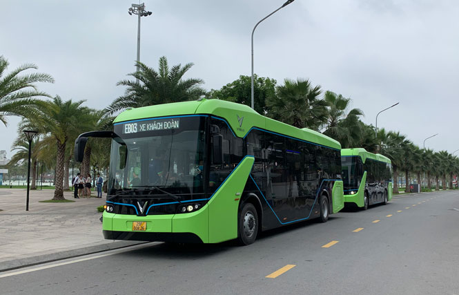 VinBus chính thức vận hành xe buýt điện thông minh