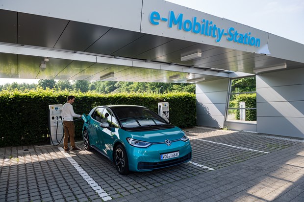 Châu Âu xây dựng các siêu nhà máy sản xuất pin cho ôtô điện