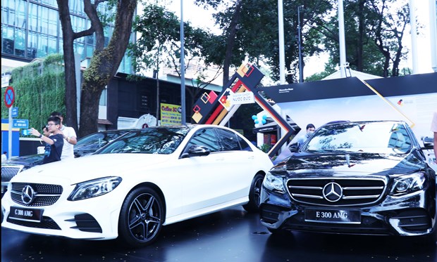 Mercedes-Benz Việt Nam tiếp tục triệu hồi gần 3.800 xe các loại