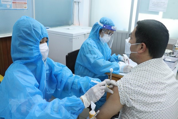 Việt Nam vượt nhiều nước trong khu vực về tốc độ tiêm vaccine COVID-19