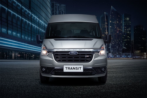 Ford Transit Mới sẽ đến tay khách hàng với giá bán 845 triệu đồng từ ngày 18-1 tới