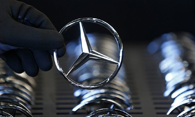 VW, Mercedes-Benz tiếp cận nguyên liệu Canada để sản xuất pin xe điện
