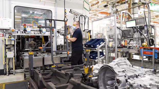 Ford tăng đầu tư sản xuất động cơ xe điện cho nhà máy tại Anh