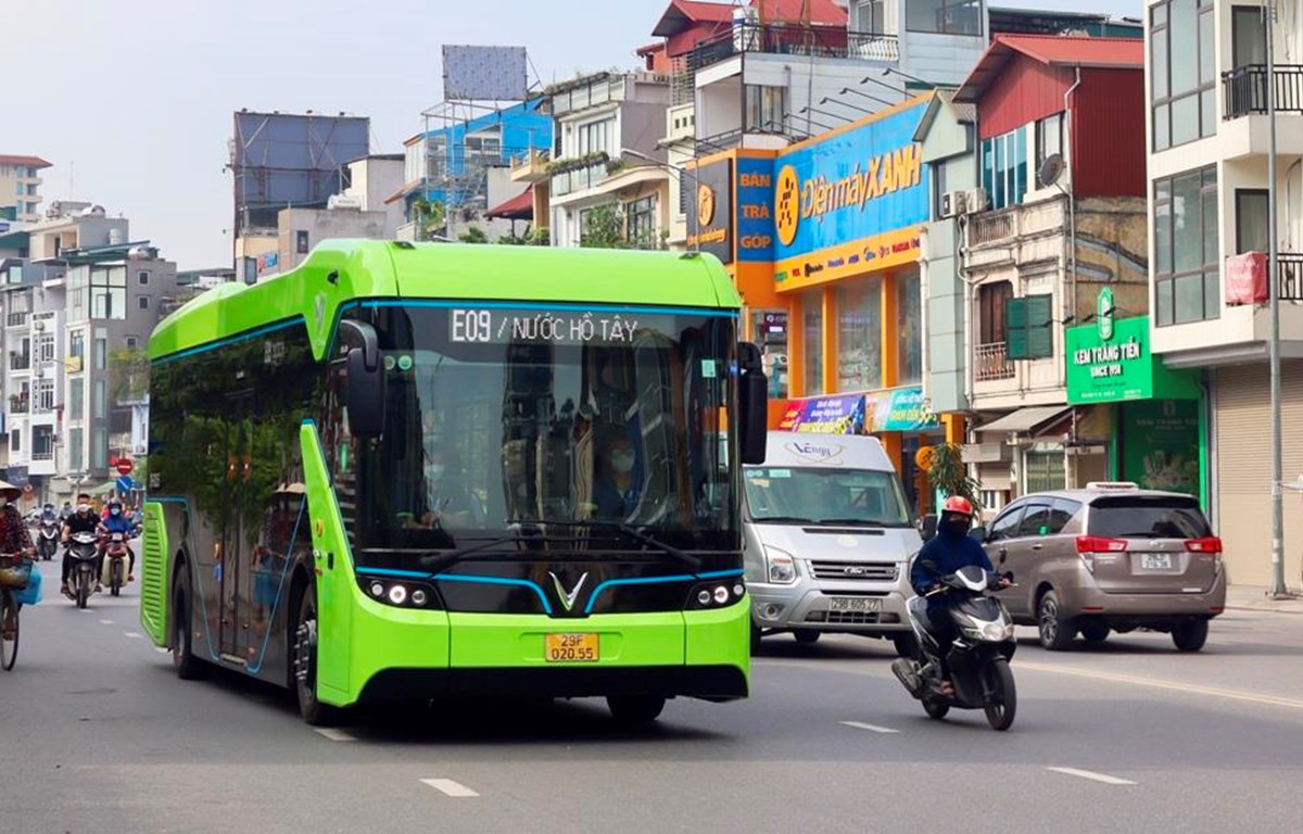 'Xanh hóa xe buýt': Cần những cú hích cơ chế hỗ trợ từ Nhà nước
