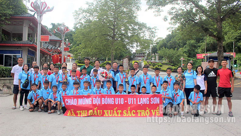 Đội bóng U10 và U11 Lạng Sơn đoạt 2 huy chương bạc tại giải bóng đá trẻ quốc tế Cúp Nam Thanh (Quảng Tây, Trung Quốc)