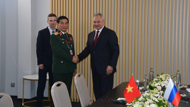 Bộ trưởng Quốc phòng Việt Nam Phan Văn Giang hội đàm với Bộ trưởng Quốc phòng Nga Sergei Shoigu