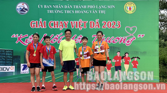 Hơn 500 vận động viên tham gia giải chạy Việt dã “Kết nối yêu thương”