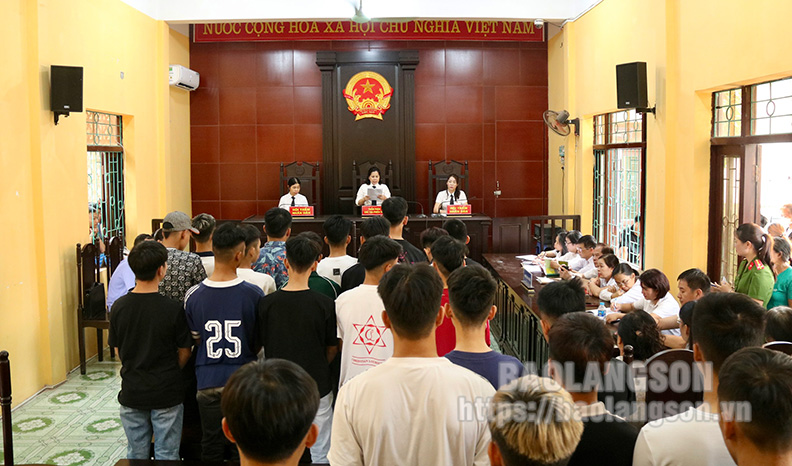 Lộc Bình: 41 thanh thiếu niên lĩnh án vì gây rối trật tự công cộng