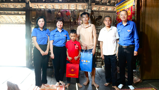 Khánh thành và bàn giao nhà khăn quàng đỏ tại huyện Bắc Sơn