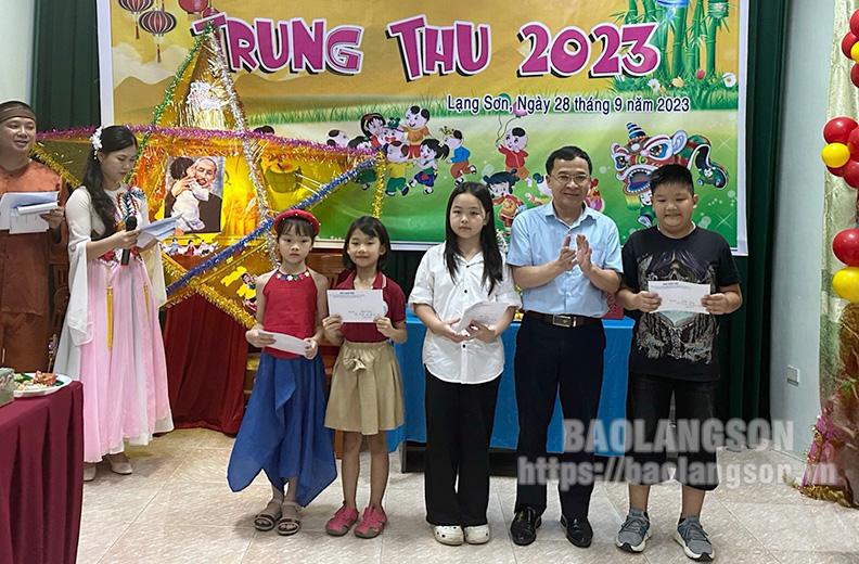 Công đoàn cơ sở Báo Lạng Sơn tổ chức chương trình vui tết Trung thu 2023