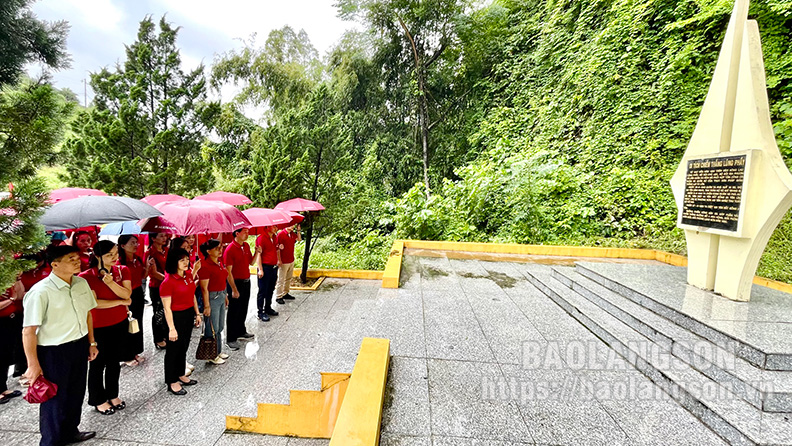 Đảng bộ Agribank Lạng Sơn sinh hoạt chuyên đề tại các điểm di tích ghi dấu Chiến thắng Biên giới năm 1950