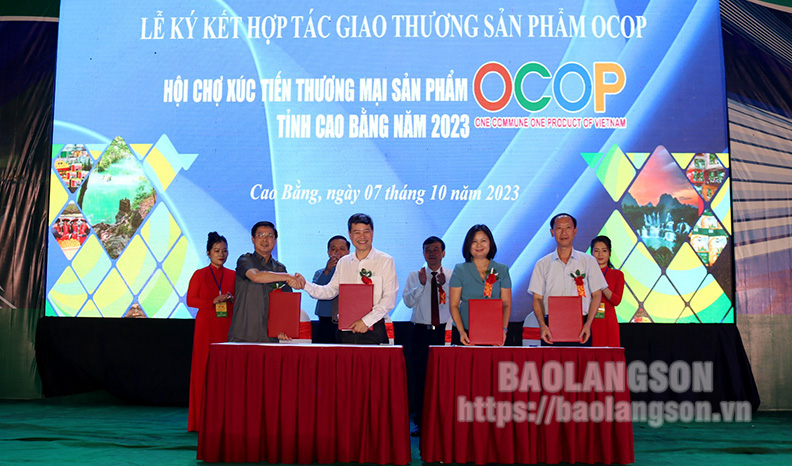 Lạng Sơn có 4 gian hàng giới thiệu sản phẩm tại Hội chợ xúc tiến thương mại sản phẩm OCOP Cao Bằng