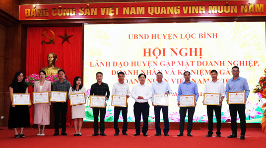Lộc Bình gặp mặt, đối thoại với doanh nghiệp, doanh nhân, kỷ niệm ngày doanh nhân Việt Nam