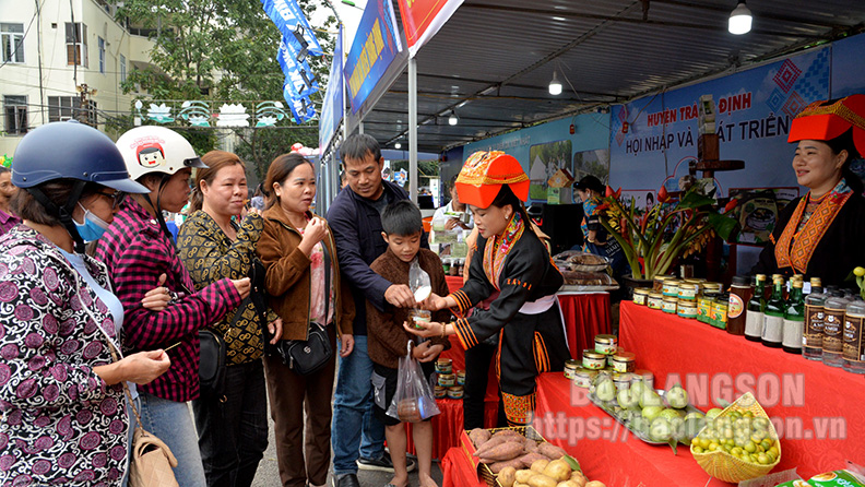 Hơn 28.000 lượt người tham dự Ngày hội Văn hóa các dân tộc thành phố Lạng Sơn năm 2023