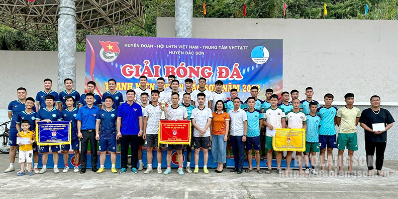 Đội bóng đá thị trấn Bắc Sơn đoạt giải nhất giải bóng đá thanh niên huyện Bắc Sơn