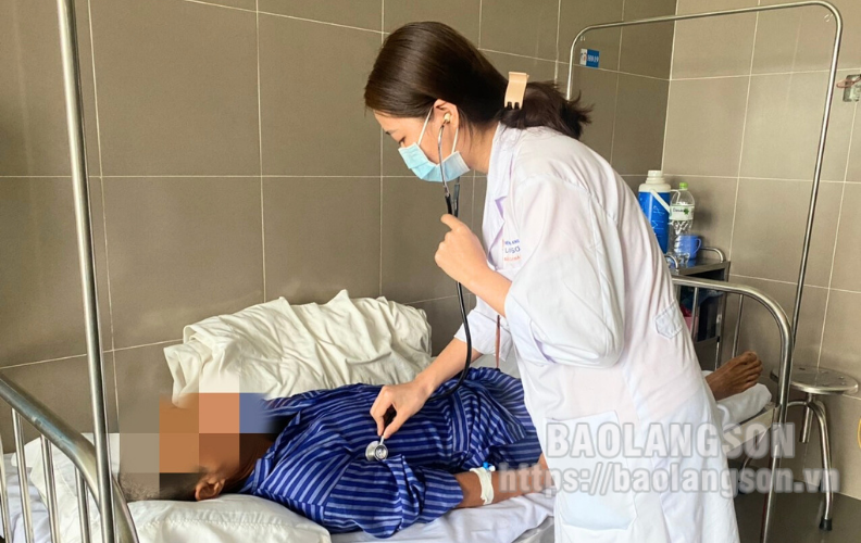 Lạng Sơn: Một người dân phải nhập viện do hóc xương gà gây áp - xe thực quản