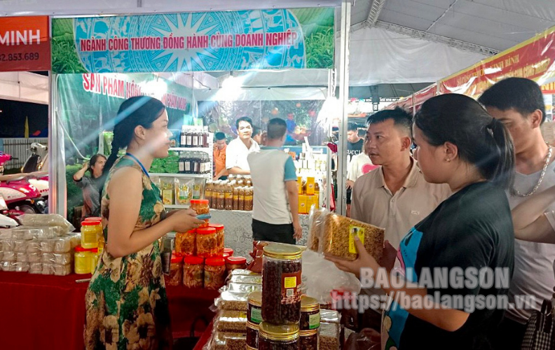 Hơn 50 sản phẩm 0COP, sản phẩm tiêu biểu của Lạng Sơn được quảng bá tại Hội chợ Thương mại Quốc tế Việt - Trung năm 2023