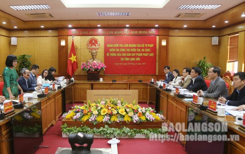 Đoàn kiểm tra liên ngành của Bộ Tư pháp kiểm tra công tác kiểm tra, rà soát, hệ thống hóa văn bản quy phạm pháp luật tại tỉnh Lạng Sơn