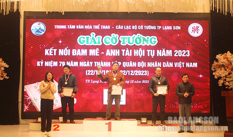44 vận động viên trong và ngoài tỉnh tranh tài trong Giải cờ tướng tại thành phố Lạng Sơn