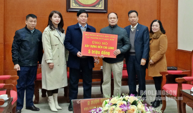 Hội đồng hương Hữu Lũng tại thành phố Lạng Sơn ủng hộ kinh phí xây dựng Đền Chi Lăng