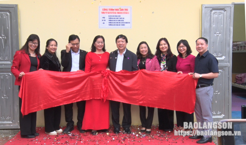 Bàn giao công trình nhà bán trú cho học sinh Trường Phổ thông Dân tộc Bán trú Tiểu học và THCS Bắc Ái I, huyện Tràng Định