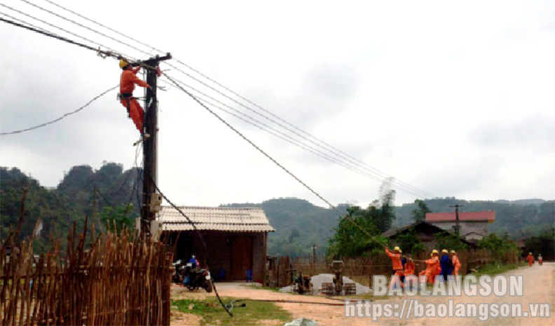Điện lực Văn Quan: Chung tay cùng địa phương thực hiện tiêu chí điện