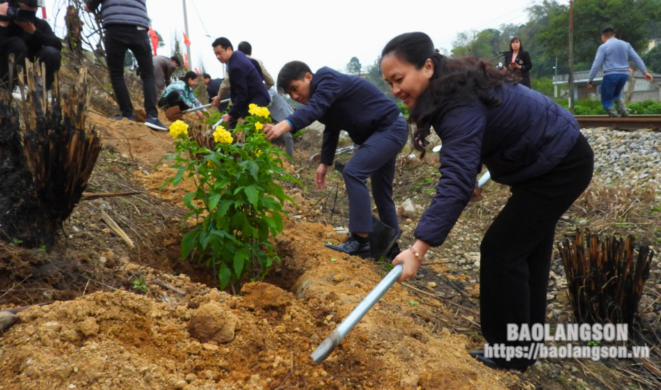Thành phố Lạng Sơn phát động “Tết trồng cây đời đời nhớ ơn Bác Hồ” xuân Giáp Thìn 2024