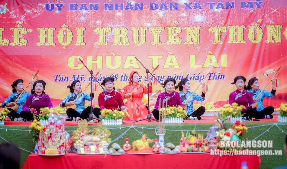 Gần 3 nghìn du khách và người dân trẩy hội Chùa Tà Lài