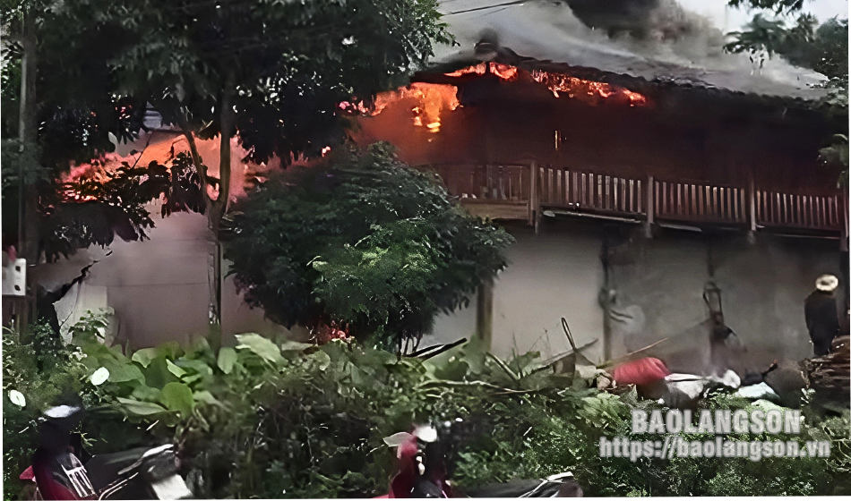 Bắc Sơn: Cháy nhà gây thiệt hại trên 650 triệu đồng