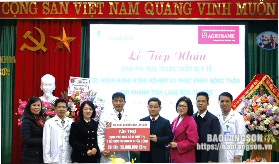 Agribank Lạng Sơn tài trợ Bệnh viện Đa khoa tỉnh 50 triệu đồng để mua sắm thiết bị y tế